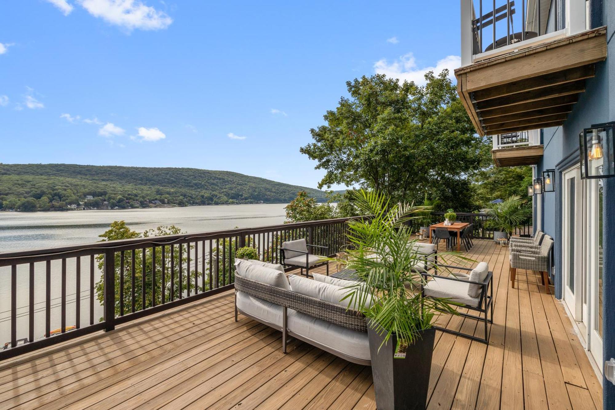 Lakeview House - Hot Tub - Firepit - Stunning Views - Spacious Deck - Cozy Living Room - Bar Greenwood Lake エクステリア 写真