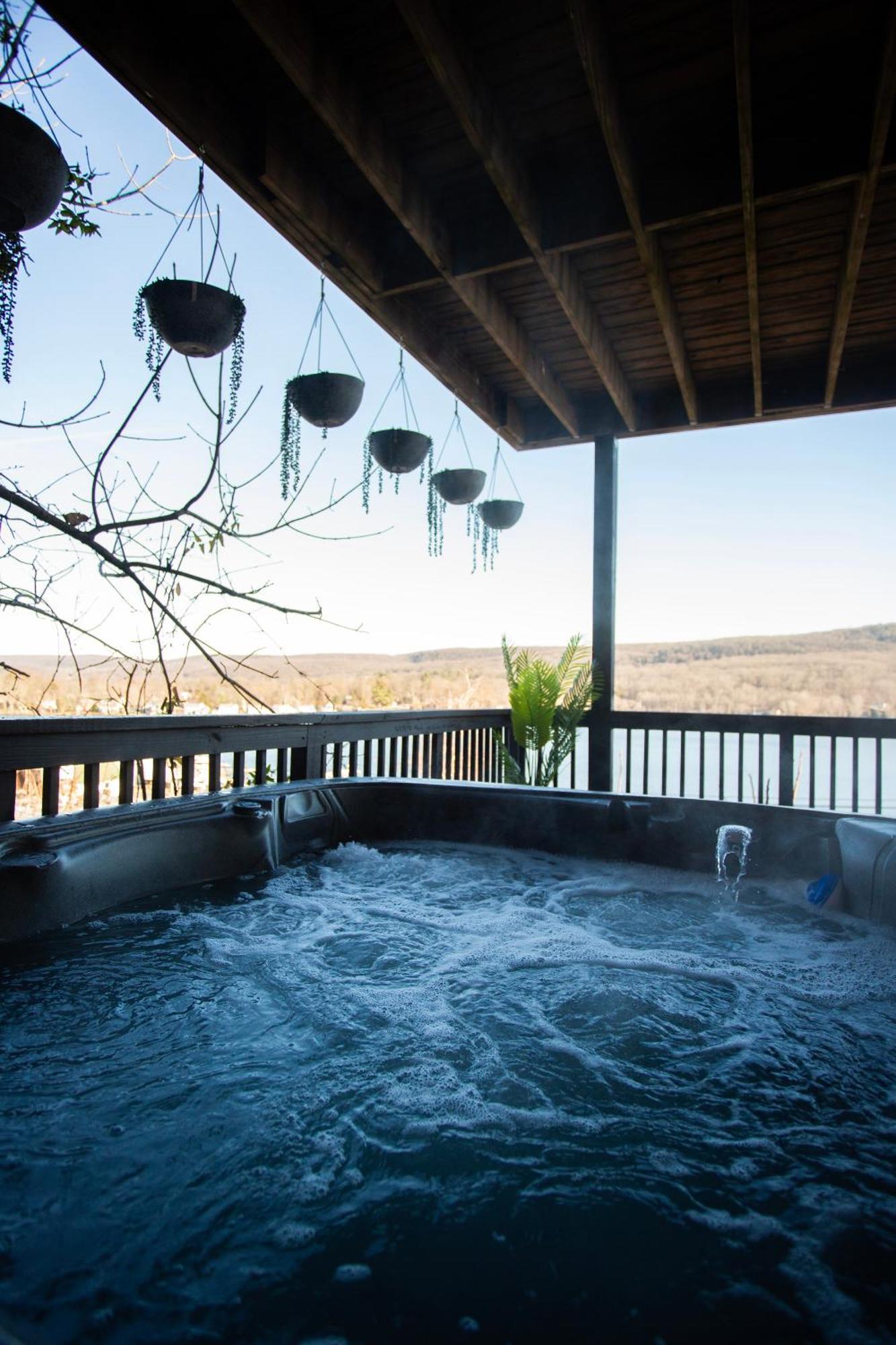 Lakeview House - Hot Tub - Firepit - Stunning Views - Spacious Deck - Cozy Living Room - Bar Greenwood Lake エクステリア 写真