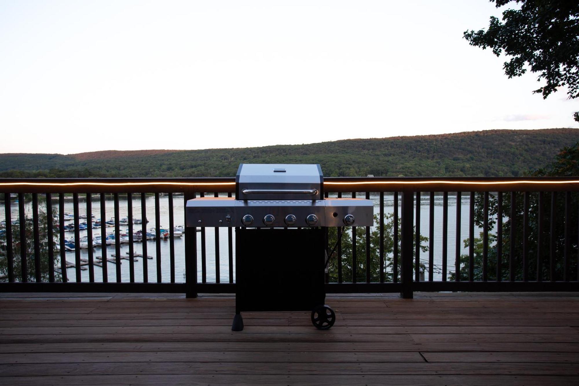 Lakeview House - Hot Tub - Firepit - Stunning Views - Spacious Deck - Cozy Living Room - Bar Greenwood Lake エクステリア 写真